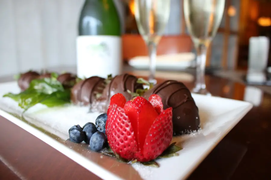 Champagne and Chocolates on Arrival Champagne & Chocolates on Arrival